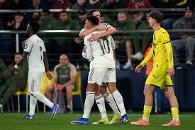 2015 赛季回顾：蓝鸟队巴蒂斯塔在面对游骑兵时的那次“甩棒”成为时代符号