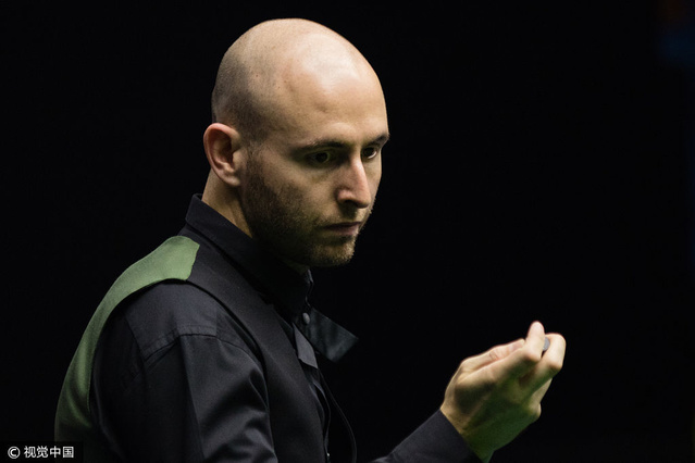 他在球队战 他在球队战